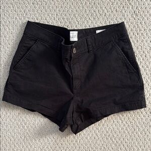 GAP Women's city shorts. Worn once. Excellent condition.